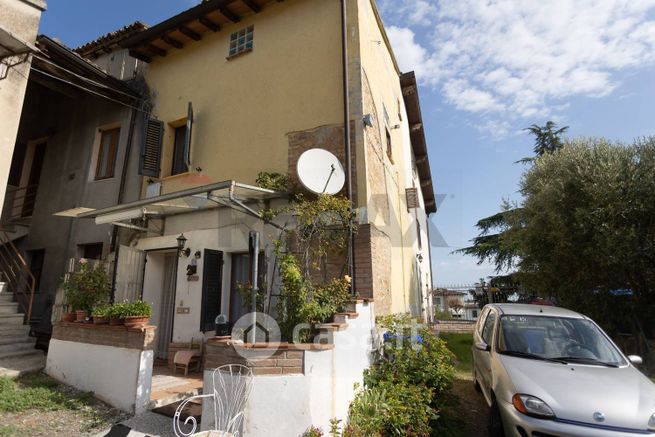 Appartamento in residenziale in Strada di Cangelasio 52