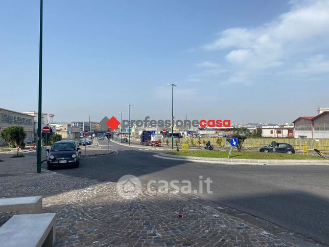 Ufficio in commerciale in Via delle Repubbliche Marinare 144