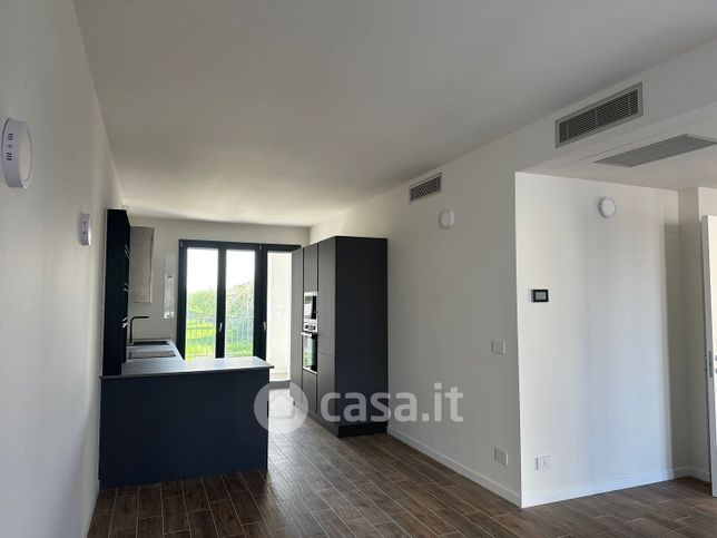 Appartamento in residenziale in Via Teocrito 56