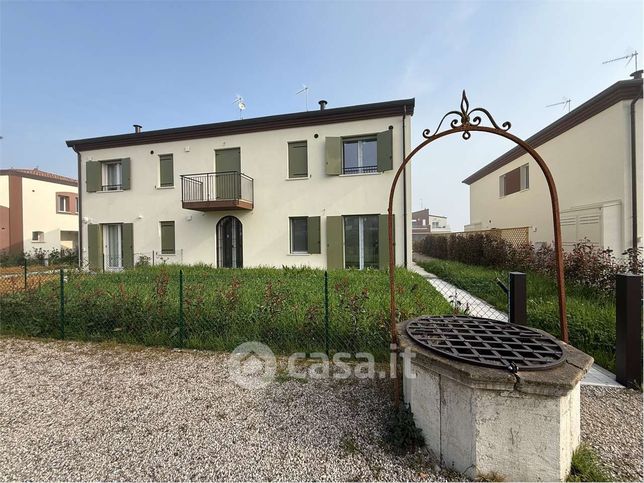 Casa bi/trifamiliare in residenziale in Via della Ginestra 173