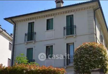 Appartamento in residenziale in Viale Dante Alighieri