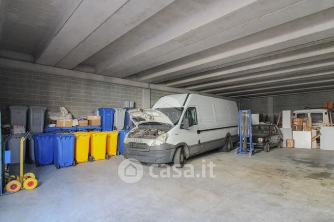 Capannone in commerciale in Via Roggia Vignola 1