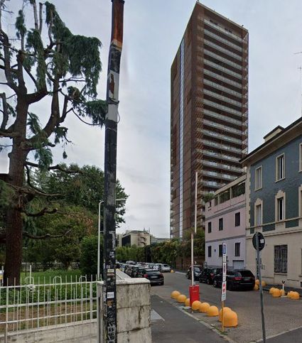 Box/posto auto in residenziale in Via Carlo Imbonati 61 -57