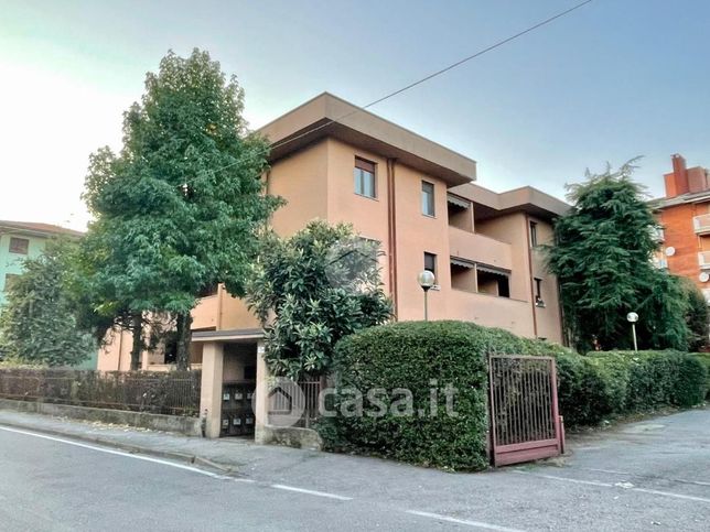 Appartamento in residenziale in Via Antonio Canova 25