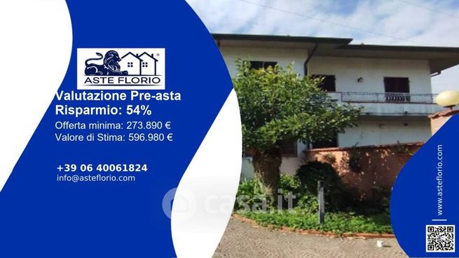 Villa in residenziale in Via Casola 12