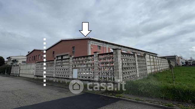 Capannone in commerciale in Via Cavalieri del Lavoro 5