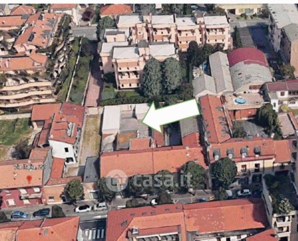 Box/posto auto in residenziale in Via Italia