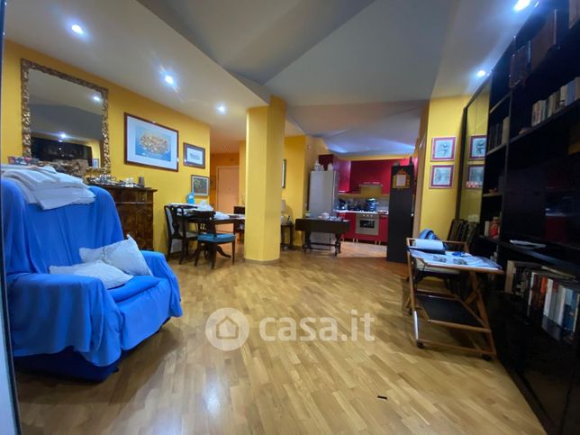Appartamento in residenziale in Via Alessandro Manzoni 58