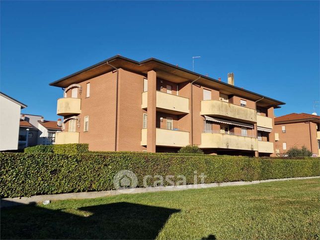 Appartamento in residenziale in Via Adamello 53