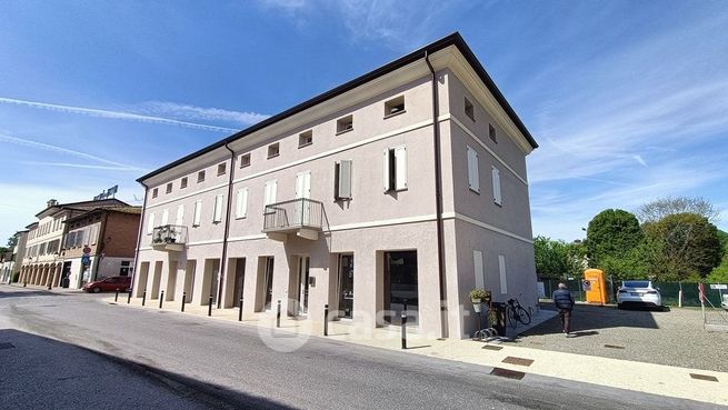 Ufficio in commerciale in 