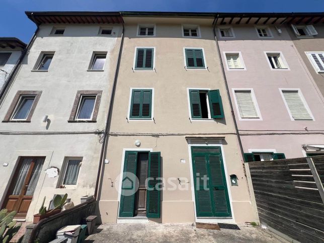 Casa indipendente in residenziale in 