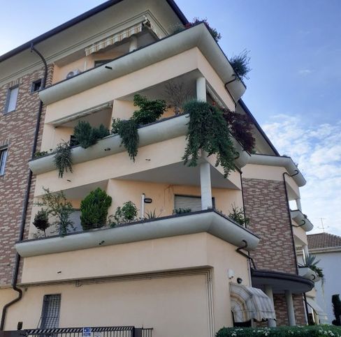 Appartamento in residenziale in Via Ruggero Bonghi 5