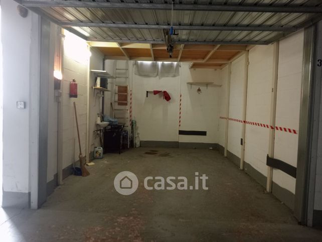 Garage/posto auto in residenziale in Via San Martino 27 /A