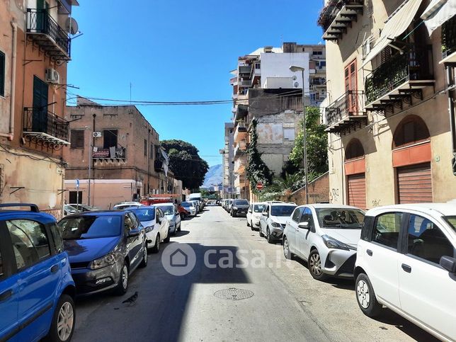 Box/posto auto in residenziale in Via Aloisio Juvara 11
