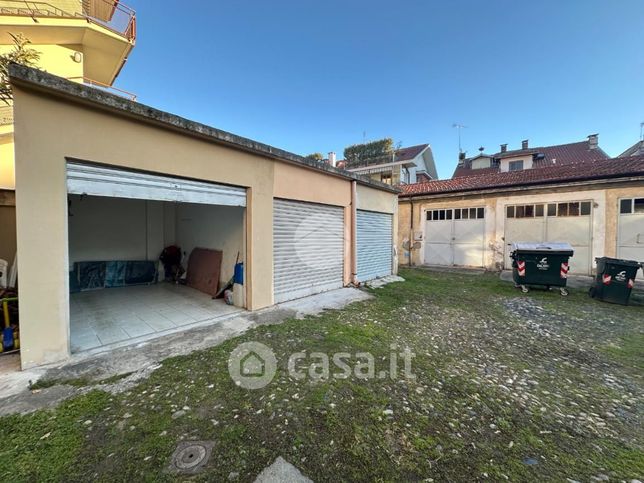 Garage/posto auto in residenziale in Via Bussoleno 10