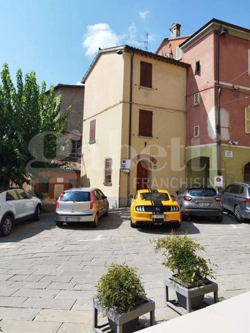 Casa indipendente in residenziale in Piazza Guglielmo Marconi