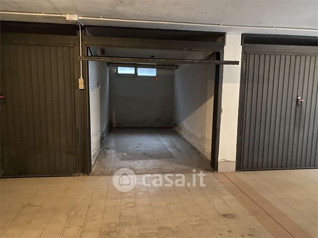 Garage/posto auto in residenziale in Via Ugo da Carpi 82