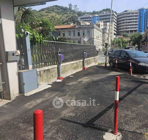 Garage/posto auto in residenziale in Viale Principe Umberto 119