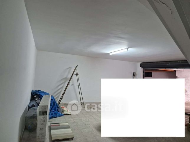 Box/posto auto in residenziale in Traversa I Cappuccini 6