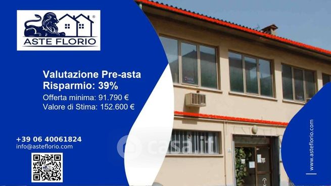 Ufficio in commerciale in Via Modena 18