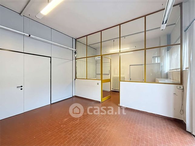 Ufficio in commerciale in Via IV Novembre 100