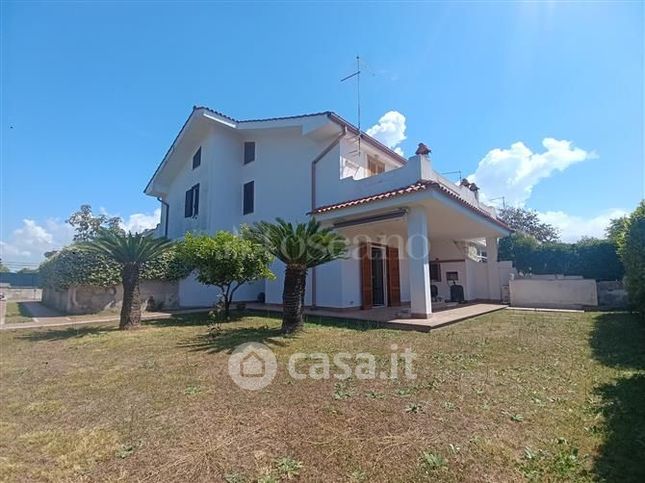 Villa in residenziale in Via G. Basile