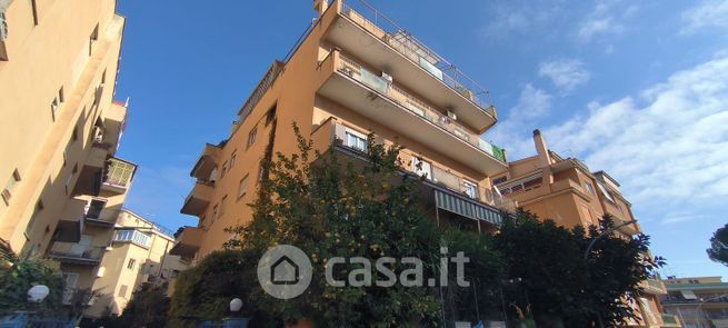 Appartamento in residenziale in Via Monte Pelmo 10