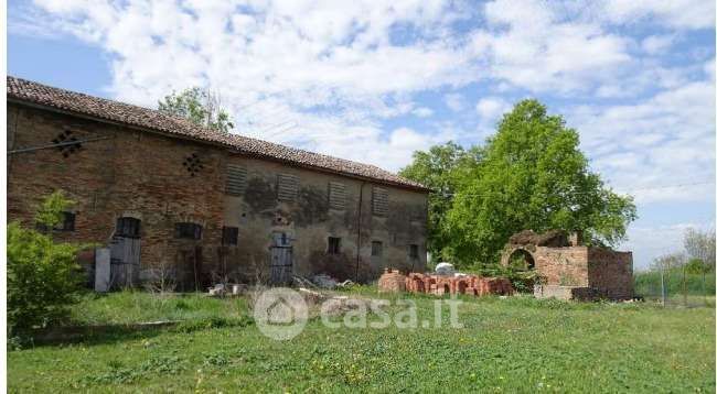 Rustico/casale in residenziale in Via Lunga Inferiore