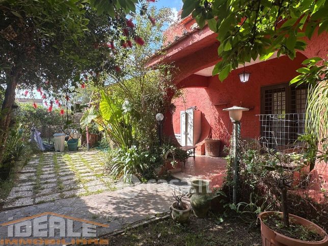 Villetta a schiera in residenziale in Viale Colle Romito 203