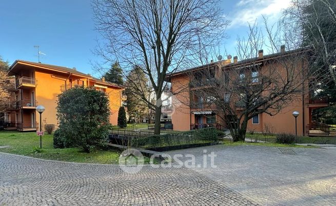 Box/posto auto in residenziale in Via degli Alpini 5