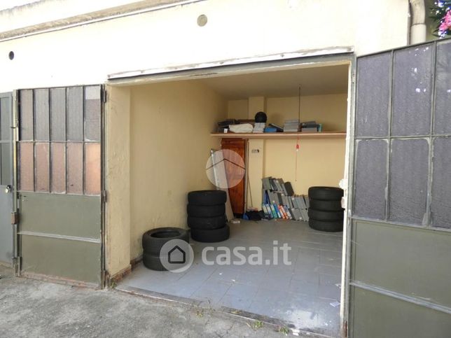 Garage/posto auto in residenziale in Via Stradella 238