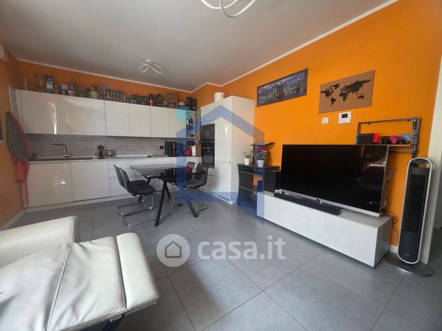 Appartamento in residenziale in Via Gianfranco Miglio