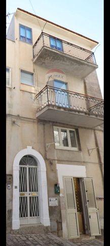 Casa bi/trifamiliare in residenziale in Via Rapisardi 5