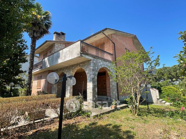 Villa in residenziale in Via Ancona