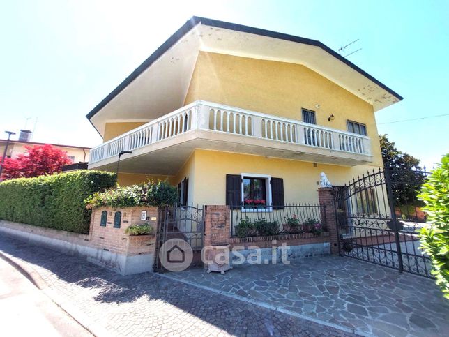 Casa bi/trifamiliare in residenziale in Via della Laguna 74
