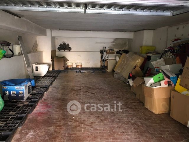 Box/posto auto in residenziale in Via Tiziano