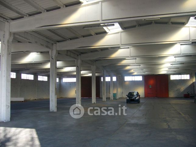 Capannone in commerciale in Via San Giovanni Evangelista