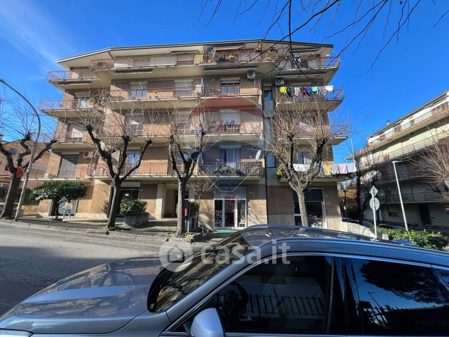 Appartamento in residenziale in Via Giangiulio Adamo 62