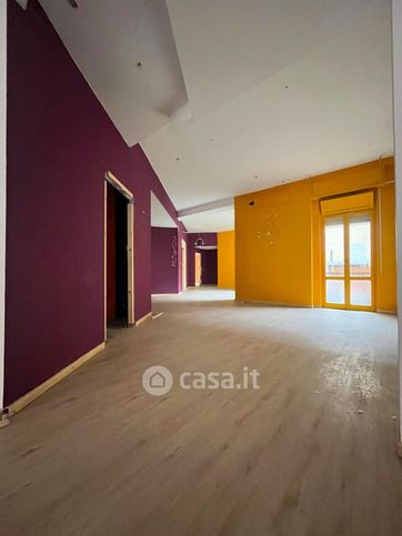 Ufficio in commerciale in Via Pusterla 9