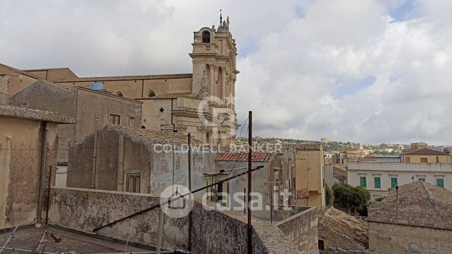 Casa indipendente in residenziale in Via Pizzo 19