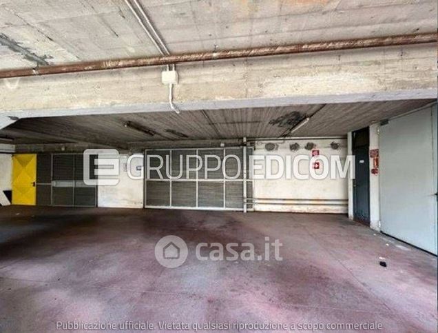 Garage/posto auto in residenziale in Via Milano