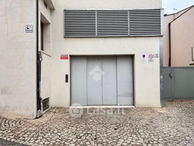 Box/posto auto in residenziale in Via Piscignola