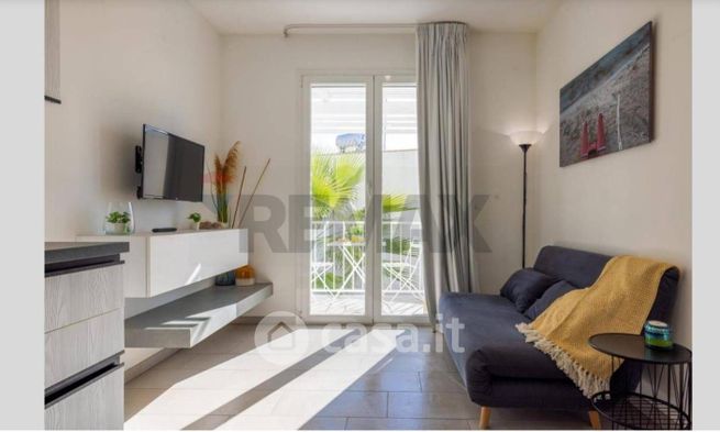 Appartamento in residenziale in Via Luca Giordano 3