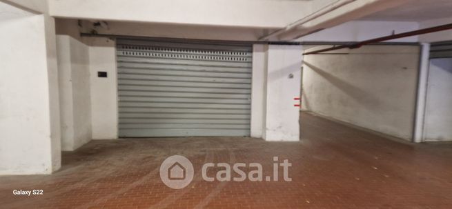 Garage/posto auto in residenziale in Corso Cristoforo Colombo