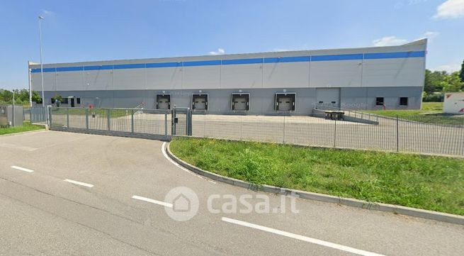 Capannone in commerciale in Viale dell'Industria