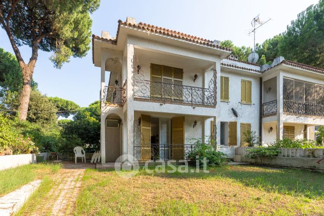 Villetta a schiera in residenziale in Viale Raffaello Sanzio 29