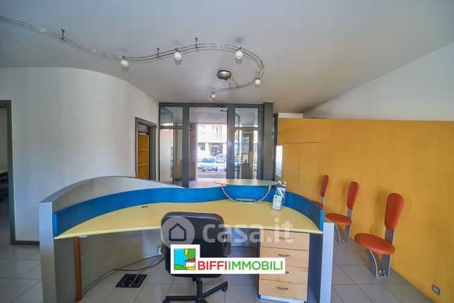 Ufficio in commerciale in Via Papa Giovanni XXIII