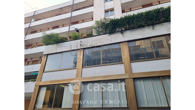 Ufficio in commerciale in Via Cesare Battisti 7