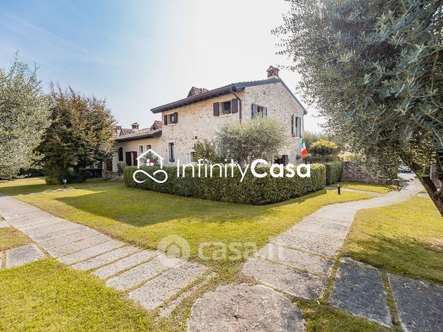 Rustico/casale in residenziale in 