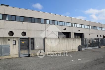 Capannone in commerciale in Via Pietro Nenni 59